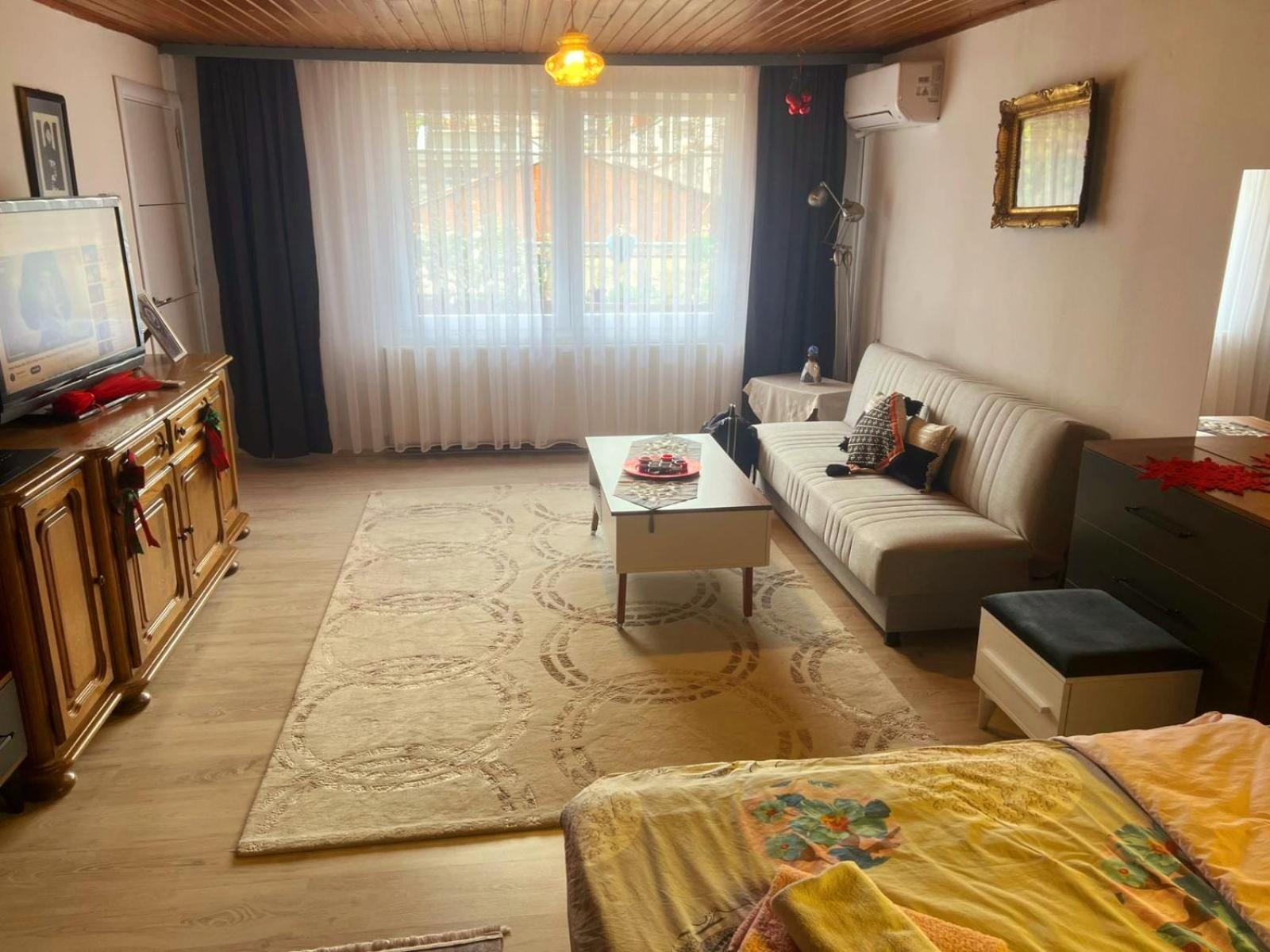 Old Street House Appartement Pristina Buitenkant foto